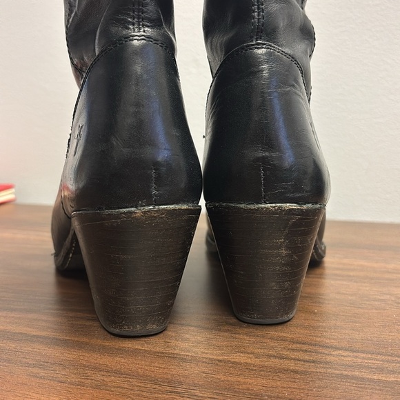 Frye Women's Jackie Button Short Boot. Used condition. Size 7. - Picture 7 of 16